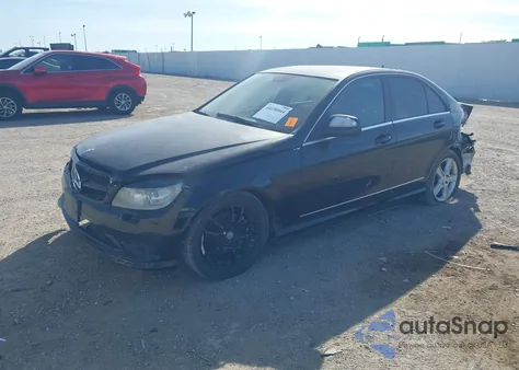 2008 Mercedes-Benz C 300 Luxury/Sport z USA, uszkodzony, nr VIN WDDGF54X78R016193